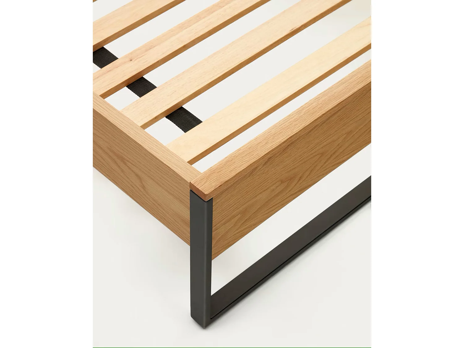 Lit en placage de chêne et pieds en acier finition noire - L. 103 x P. 204 x H. 97 cm