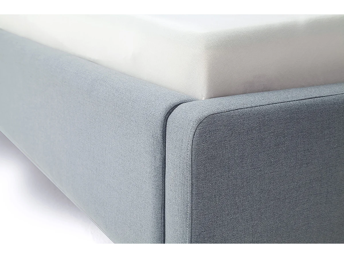 Lit rembourré adulte 160x200cm avec tête de lit en tissu bleu glacier, sommier et coffre