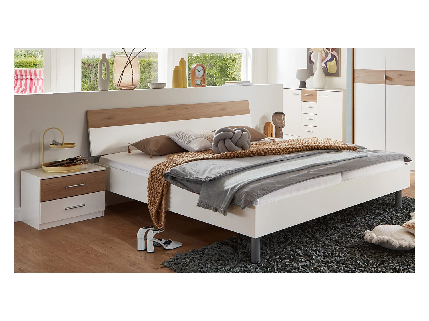 Lit adulte +2 tables de chevet colois blanc, rechampis imitation chêne Hickory