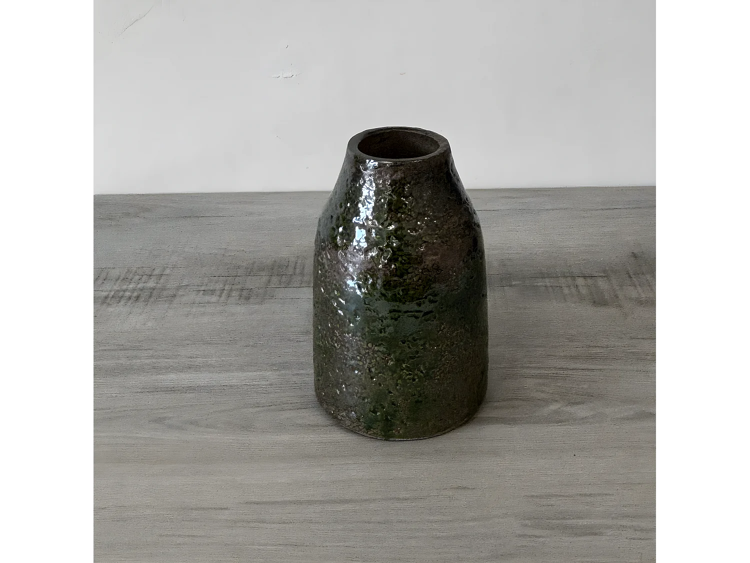 Vase artisanal vert vitrifié 22 cm
