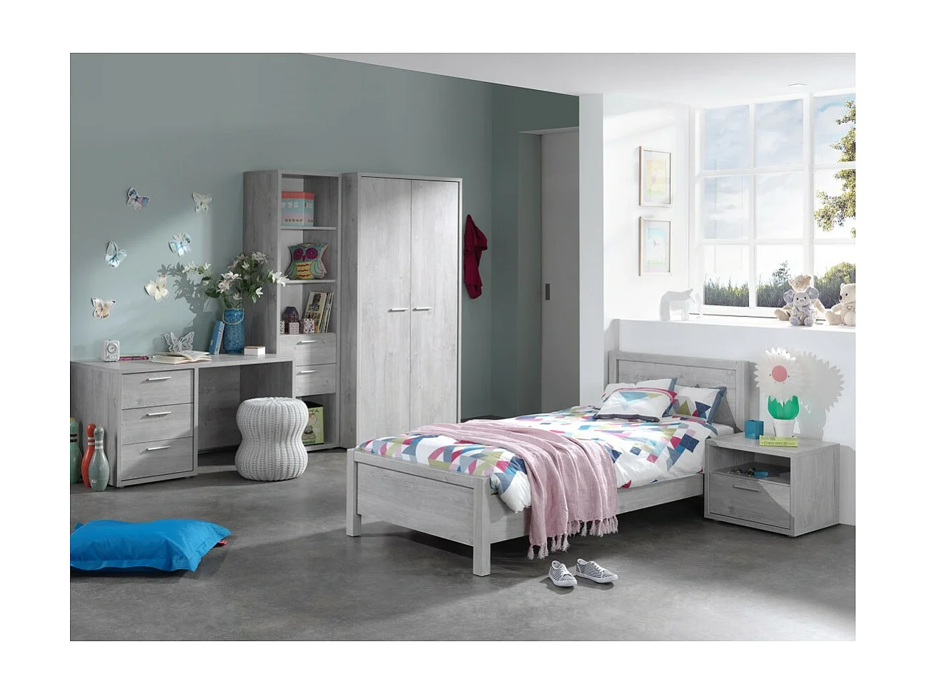 Armoire robuste pour chambre d'enfant 2 portes collection MATHEO coloris gris effet bois