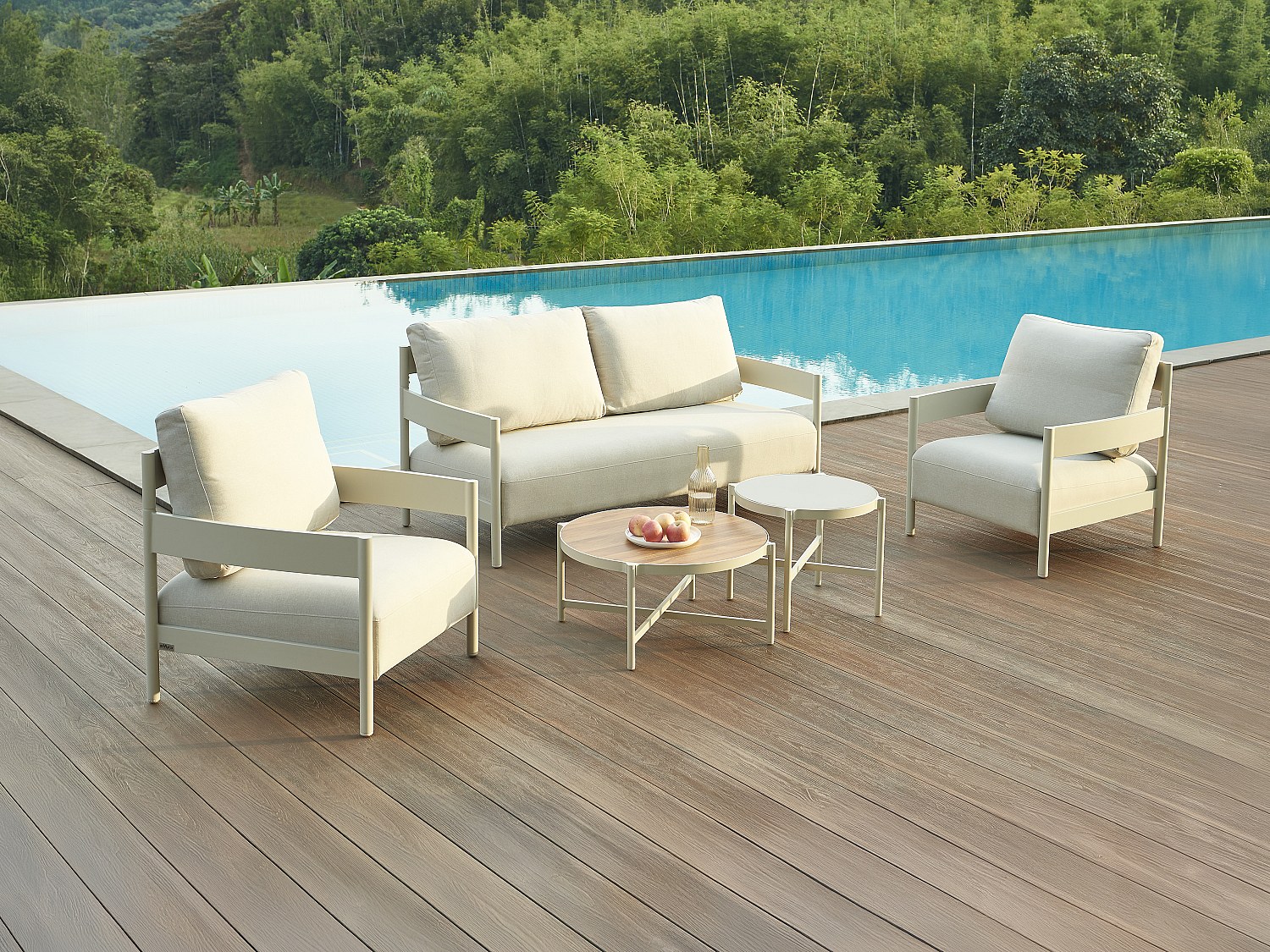 Vente-unique Garten-Sitzgruppe, Sofa 2-Sitzer, 2 Sessel & 2 Tische - Aluminium - Beige - Lomam Von Mylia