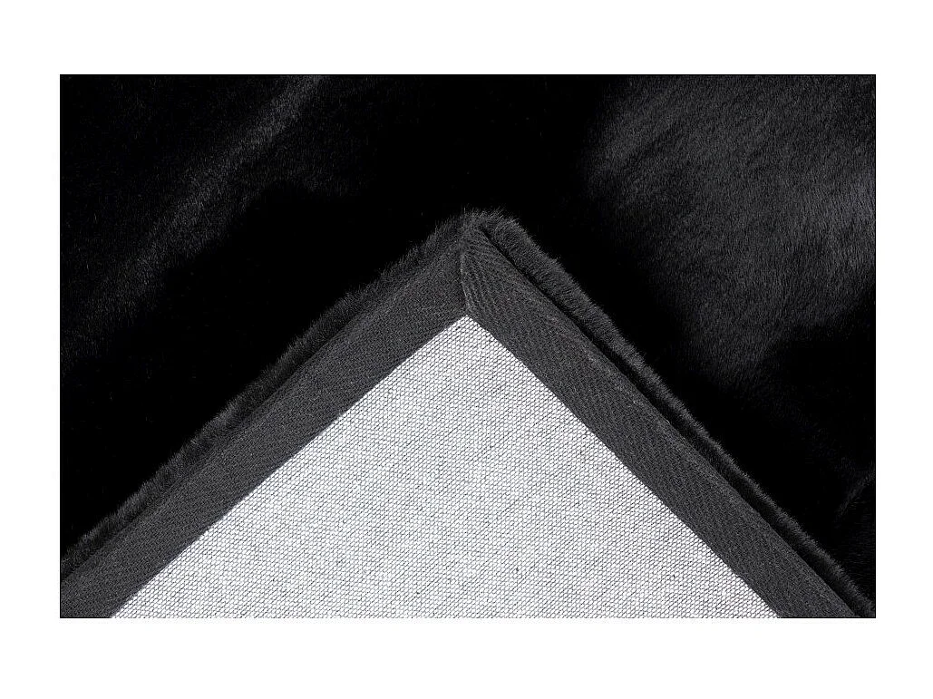 Tapete 230x160cm, design H008N na cor preta - Conforto e elegância para o seu interior.