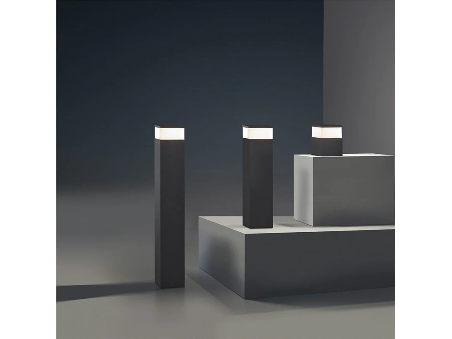 Balise Extérieure en Saillie sur Pied 60cm Cubik Short LEDS-C4 55-9488-34-M3 Gris Urbain