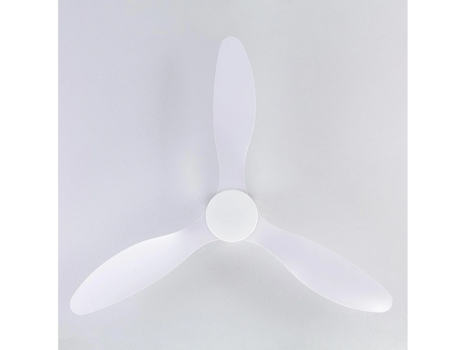 Ventilateur de Plafond Silencieux Weimar Blanc 132cm Moteur DC Blanc  Avec lumière, Télécommande, Wifi: