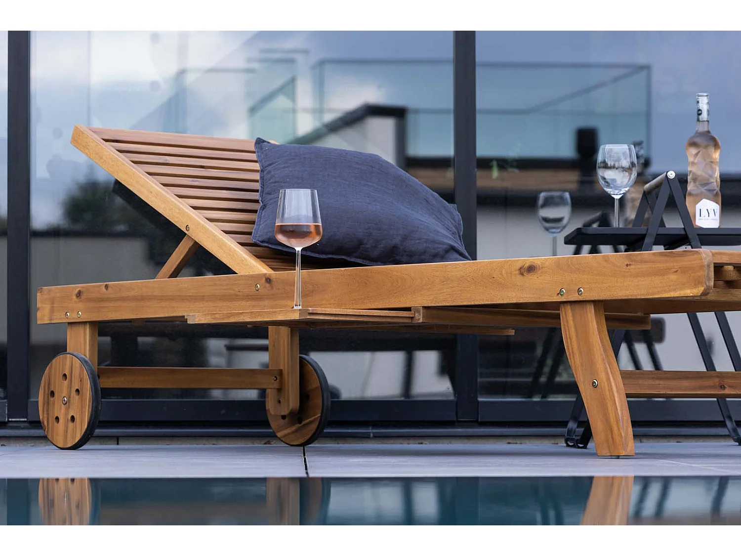 Bain de soleil en acacia Luzon