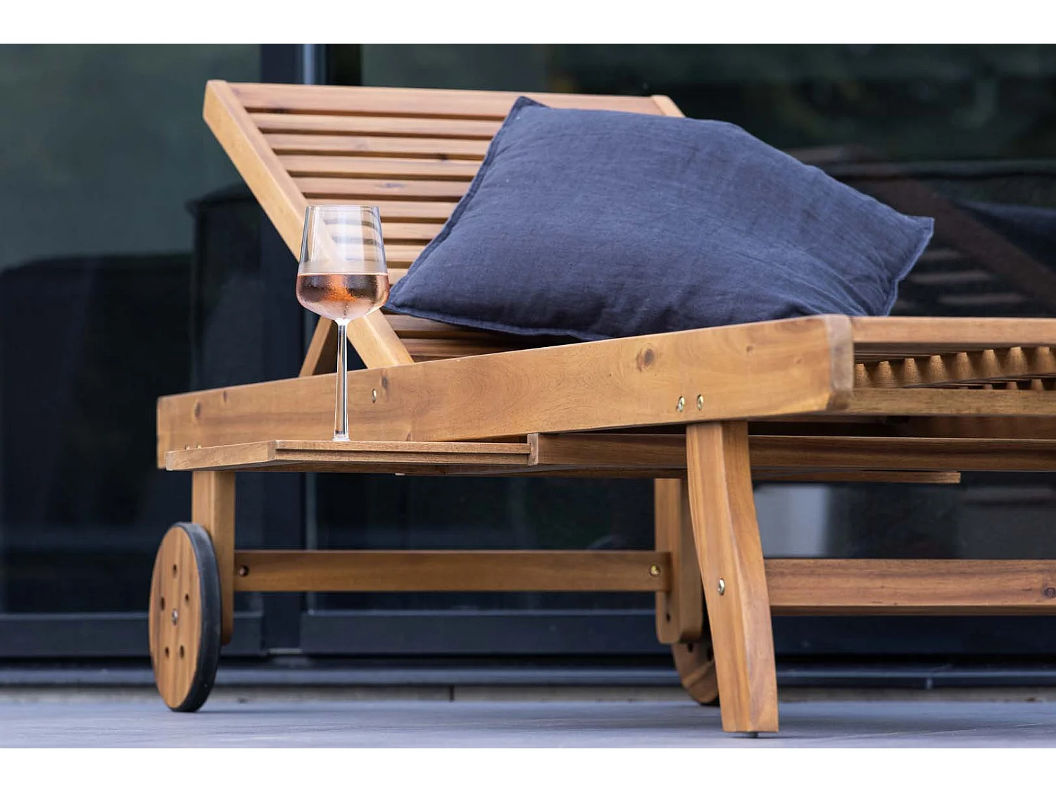 Bain de soleil en acacia Luzon