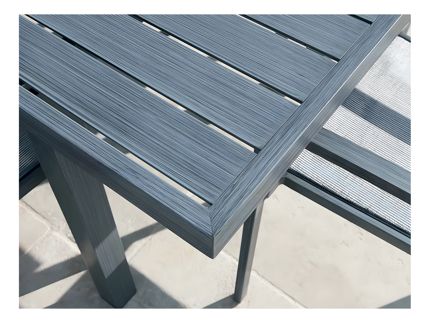 Table rectangulaire extensible en aluminium aspect teck gris SANTORIN - 10 places - Jardiline