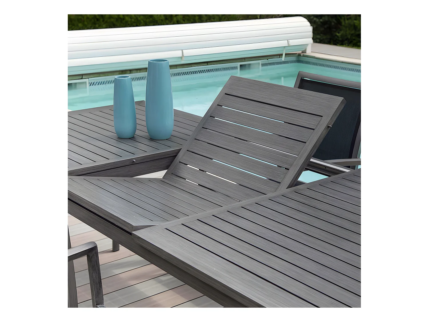 Table rectangulaire extensible en aluminium aspect teck gris SANTORIN - 10 places - Jardiline