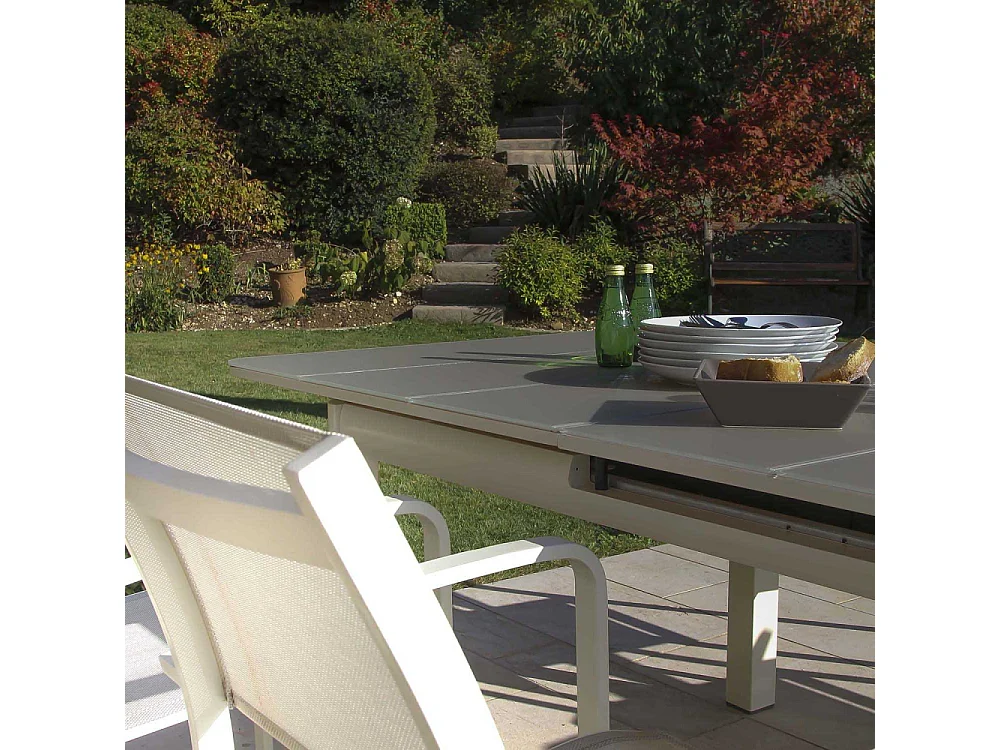 Fauteuil empilable en aluminium et textilène Milos