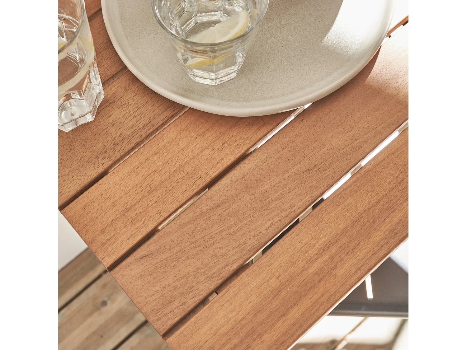 Table d'appoint en bois pour balcon. carrée. rabattable. hauteur ajustable