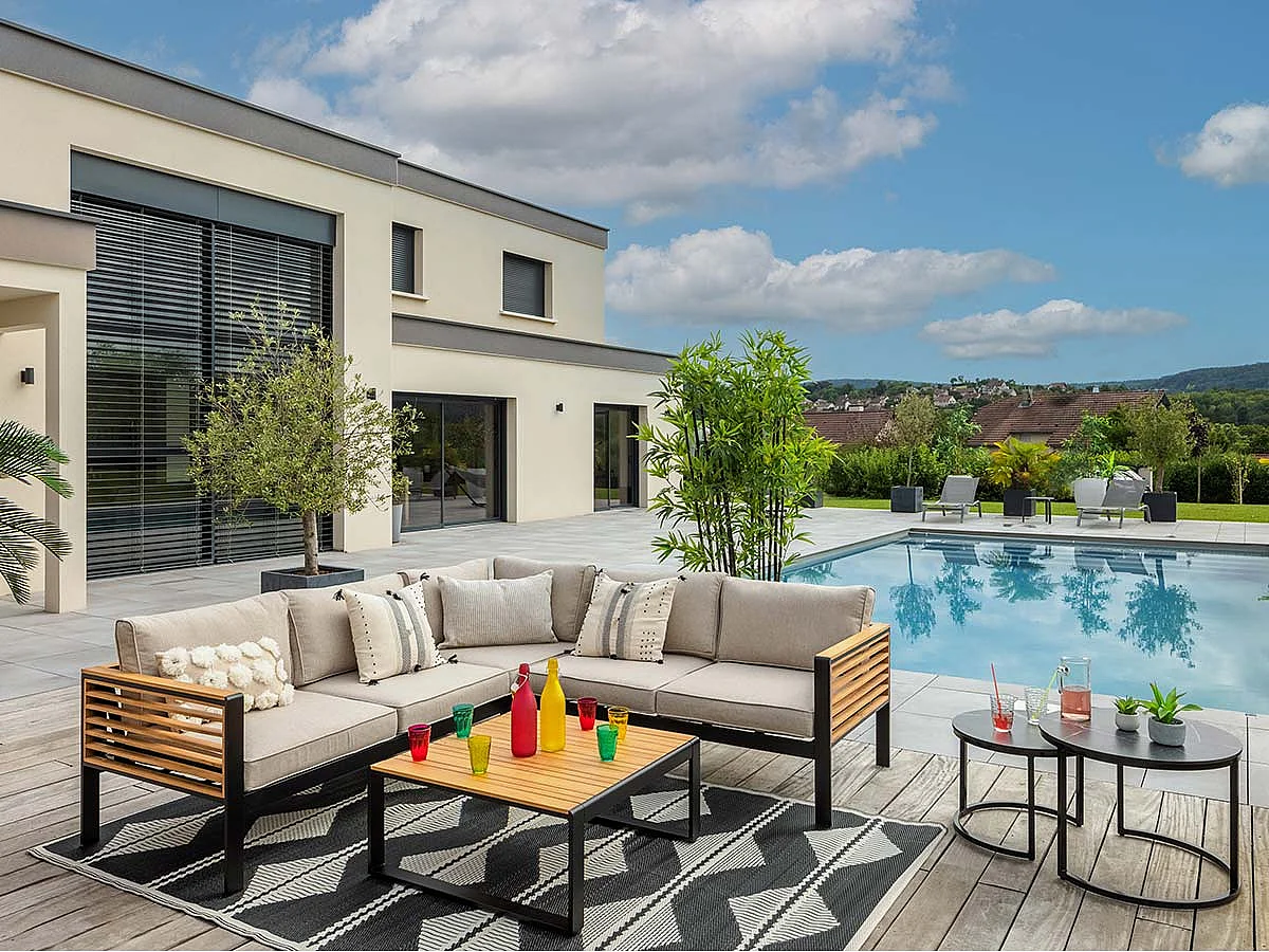 Salón exótico con sofá esquinero