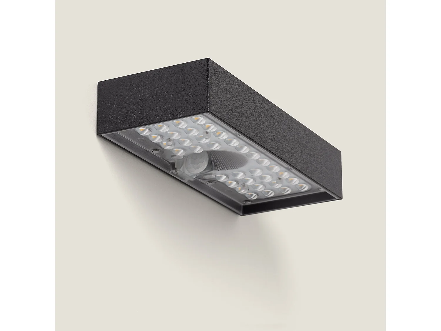 Aplique de Pared Exterior LED 6W con Sensor de Movimiento PIR Karl Solar Negro 4000K Blanco Neutro