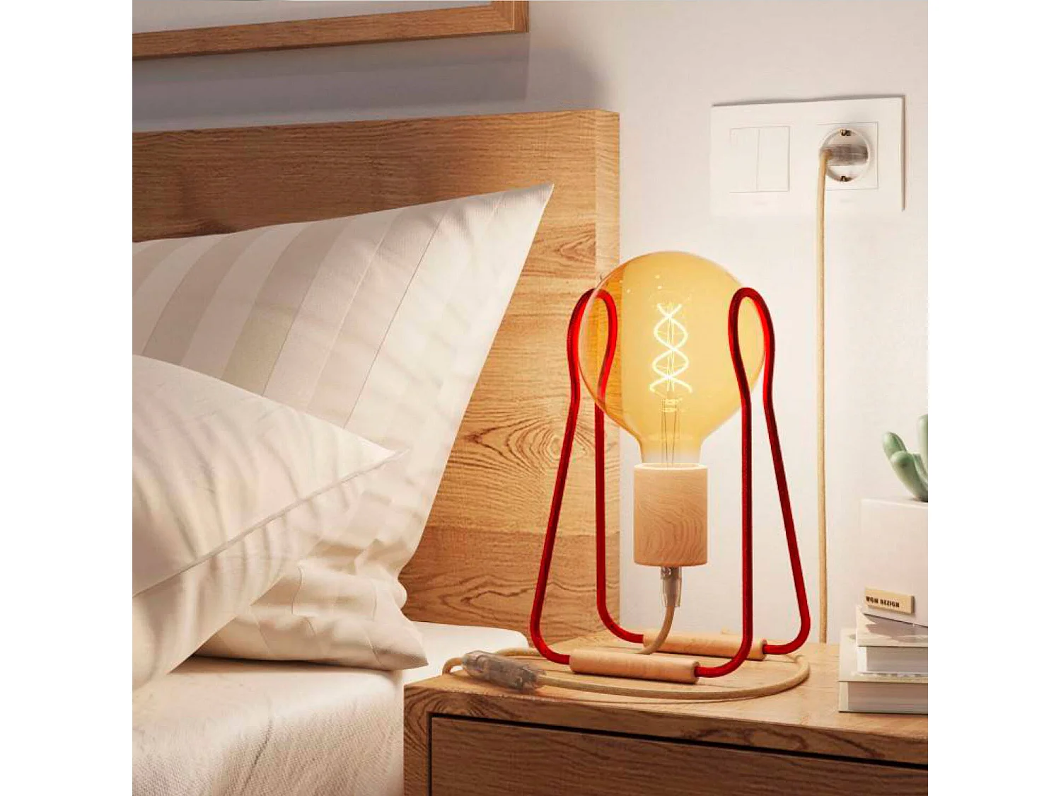 Lampada da Tavolo Modello KTCH0_ Taché CREATIVE-CABLES Rosso