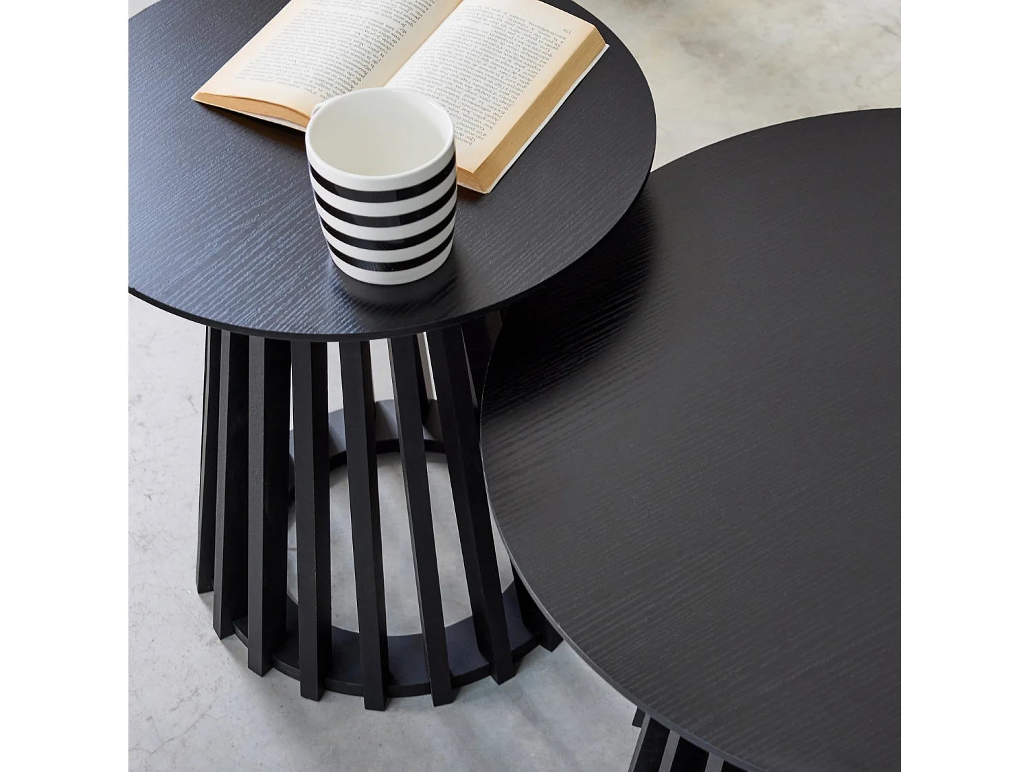 Set di 2 tavolini rotondi neri ø40cm e ø60cm i sweeek