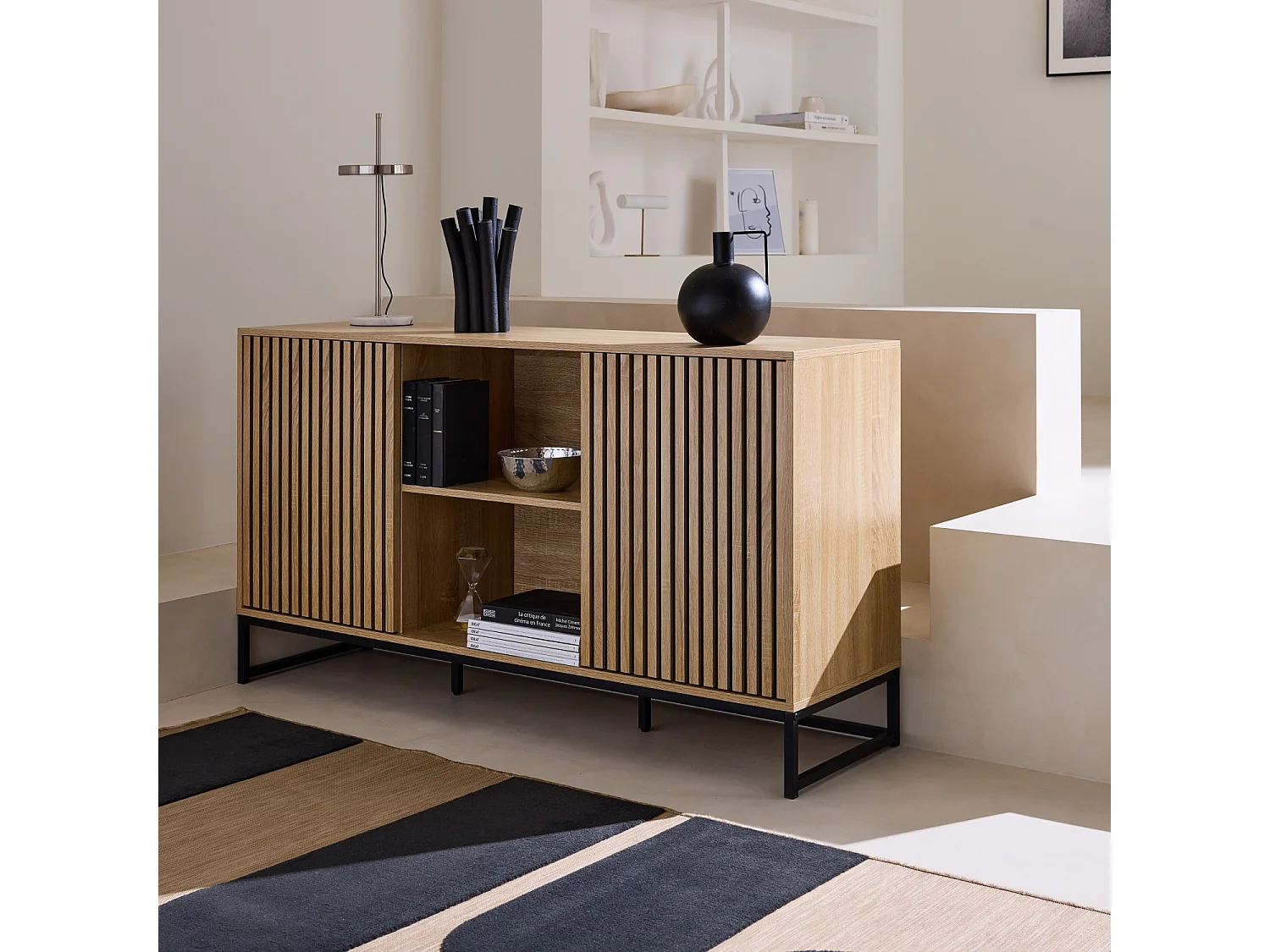 Aparador contemporáneo acanalado efecto madera de 2 puertas, 140cm