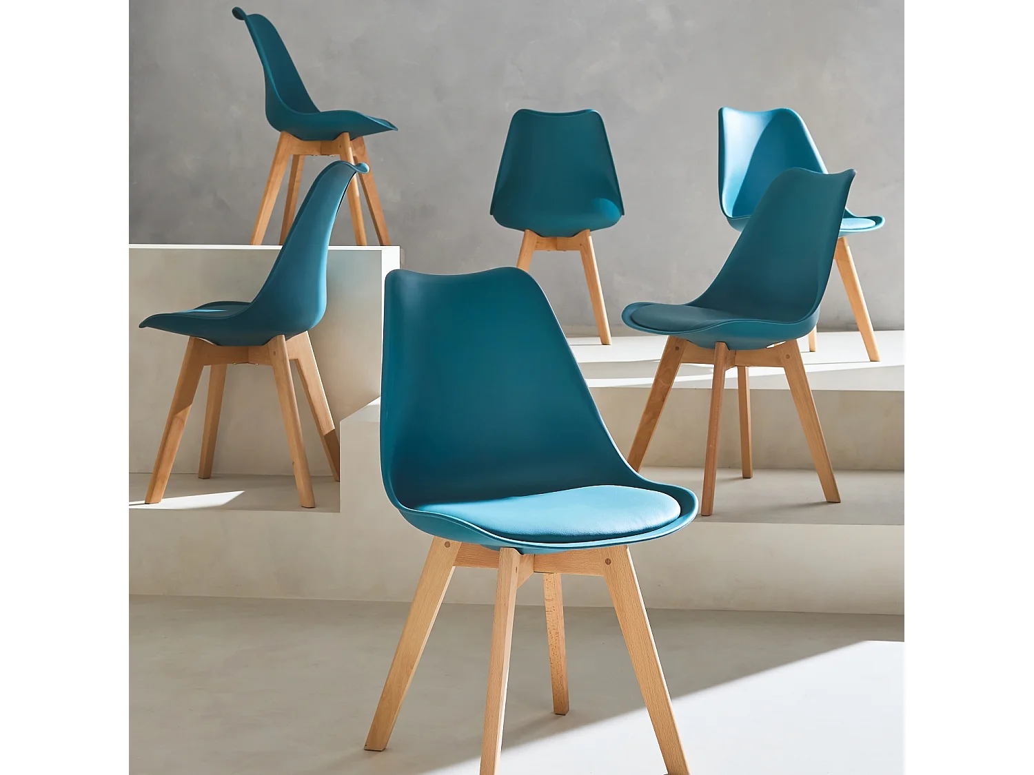 Lot de 6 chaises scandinaves. pieds bois de hêtre. chaises 1 place. bleu canard