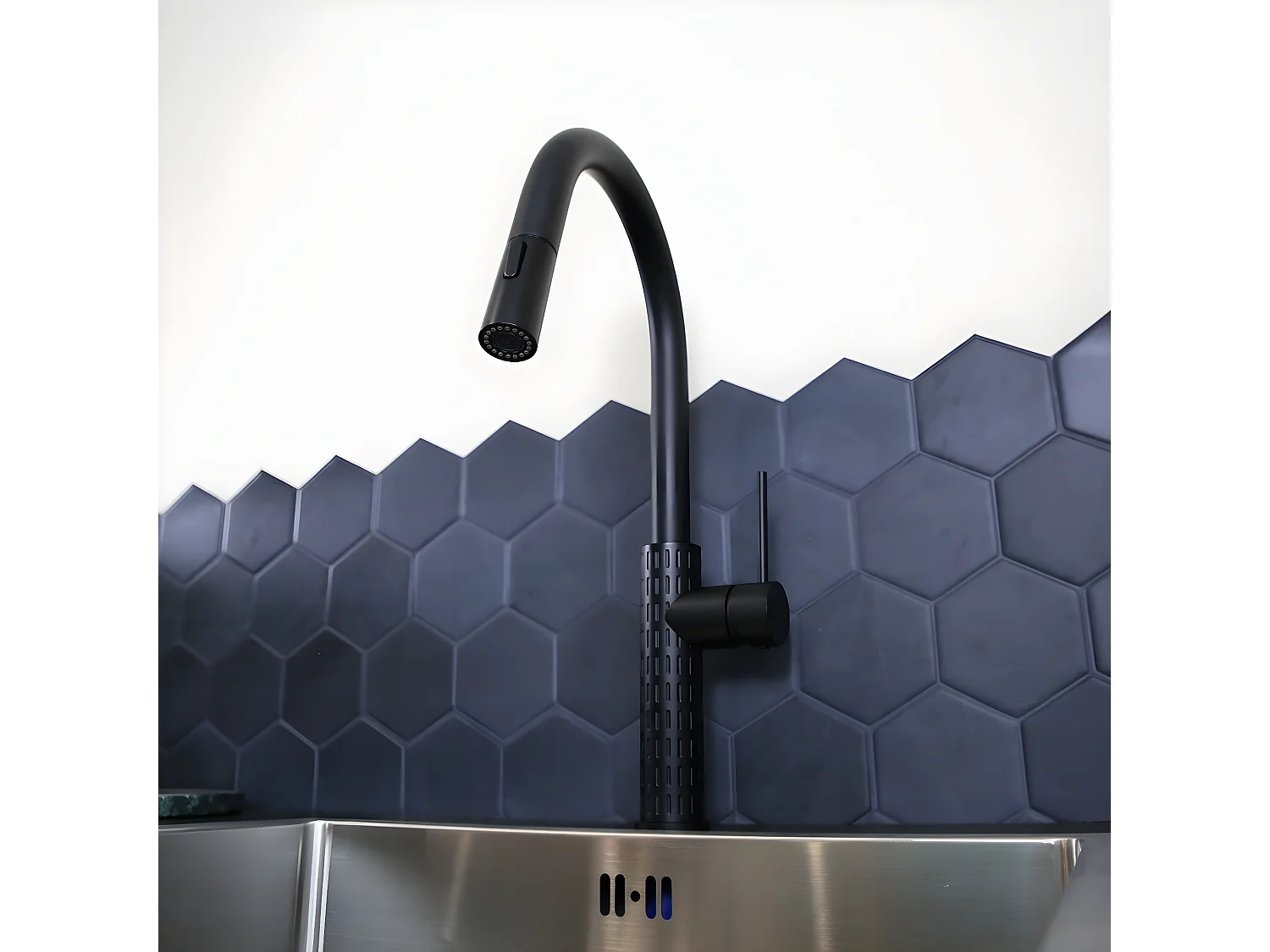 Architek miscelatore per lavello con soffione estraibile nero Essebagno