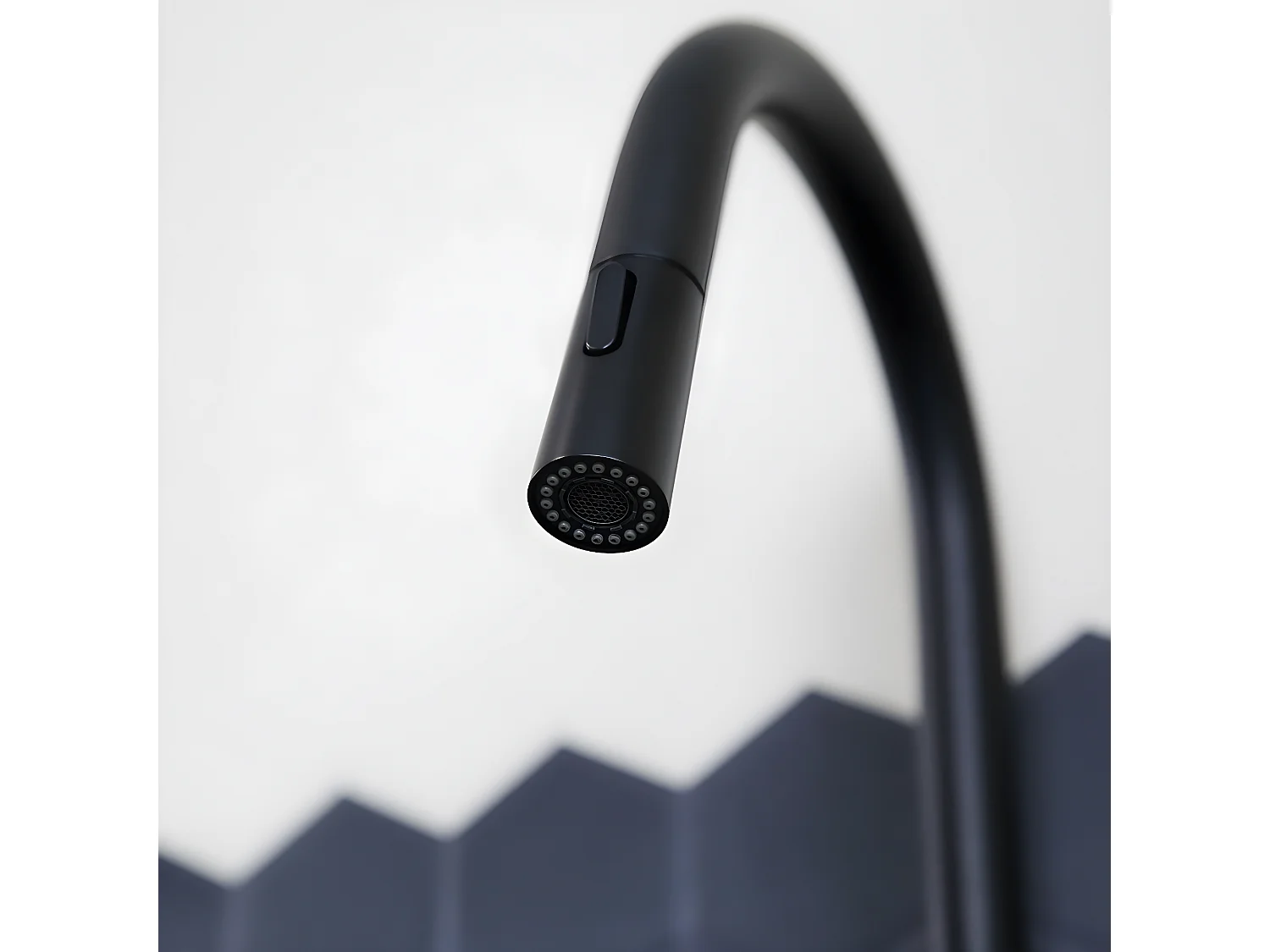 Architek miscelatore per lavello con soffione estraibile nero Essebagno