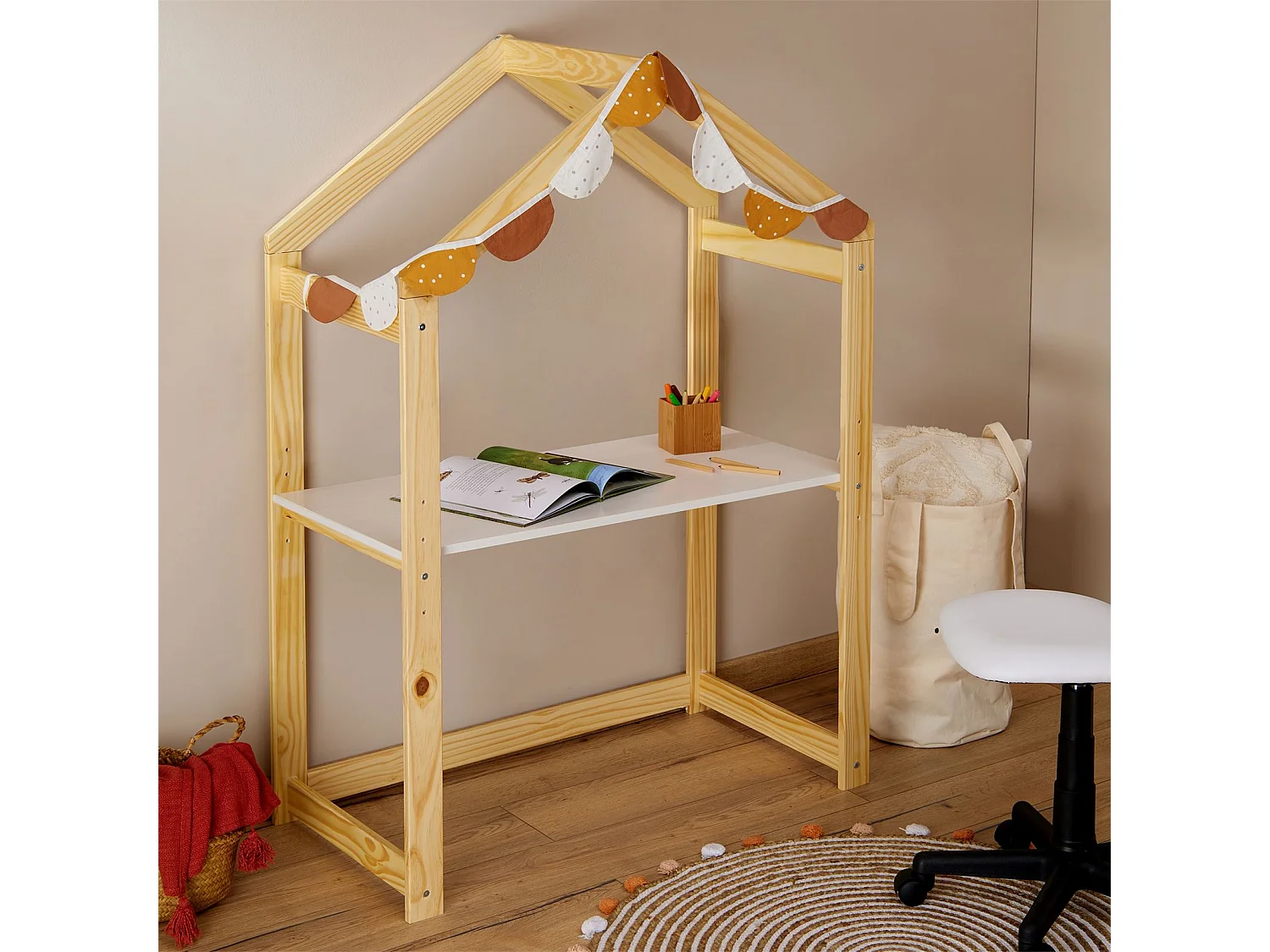 Bureau cabane enfant réglable LIA Montessori en bois massif coloris naturel et blanc, plateau évolutif en hauteur