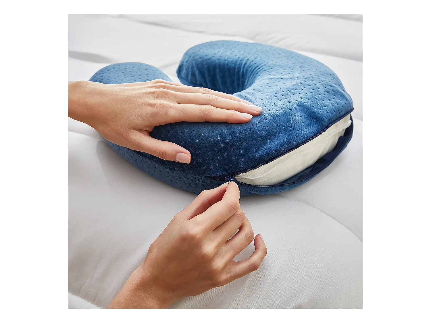 Oreiller de voyage cervical viscoélastique et respirant