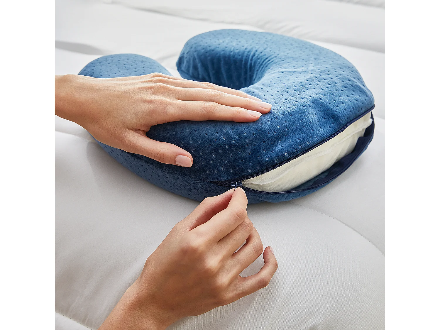 Oreiller de voyage cervical viscoélastique et respirant