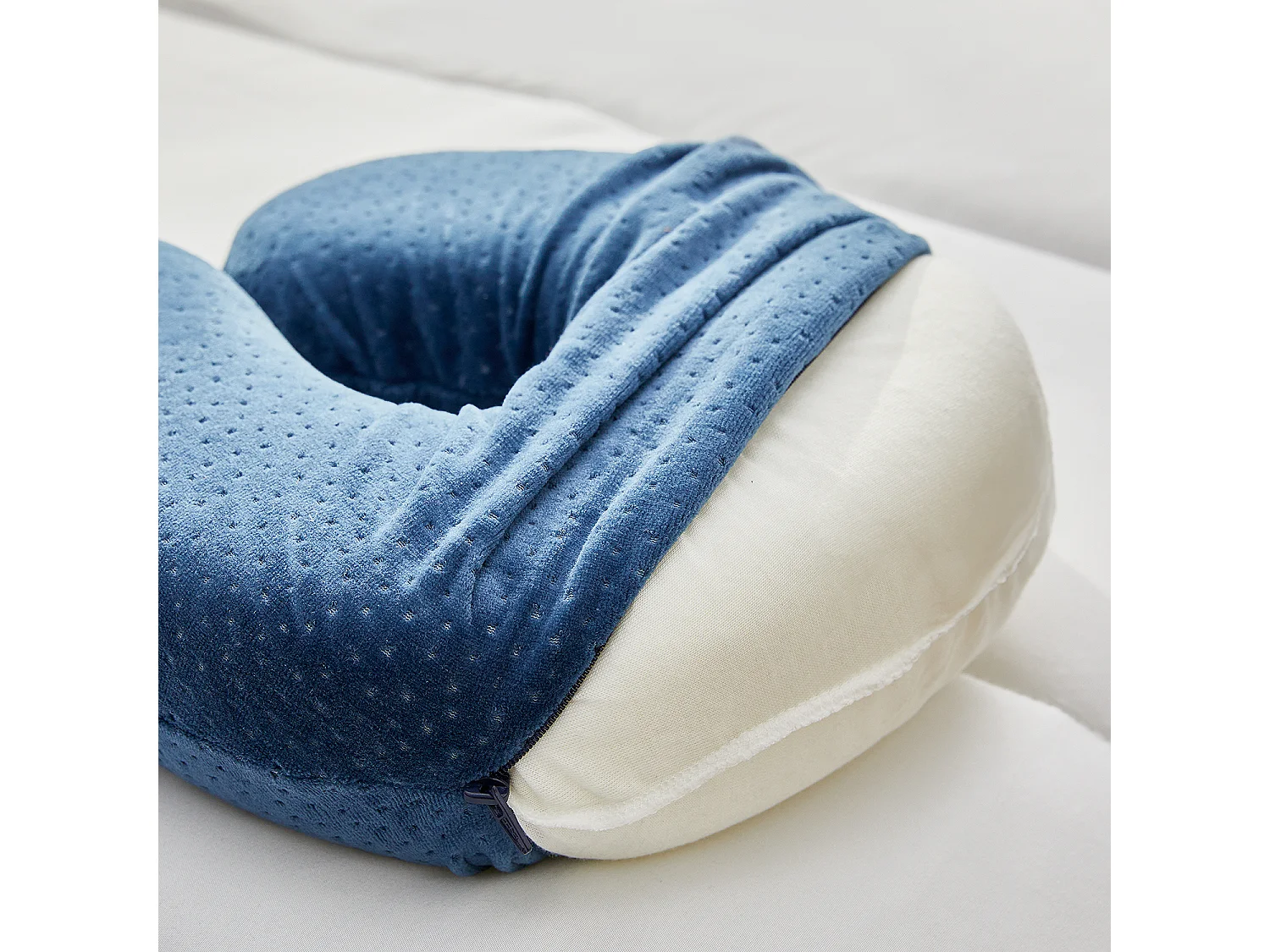 Oreiller de voyage cervical viscoélastique et respirant