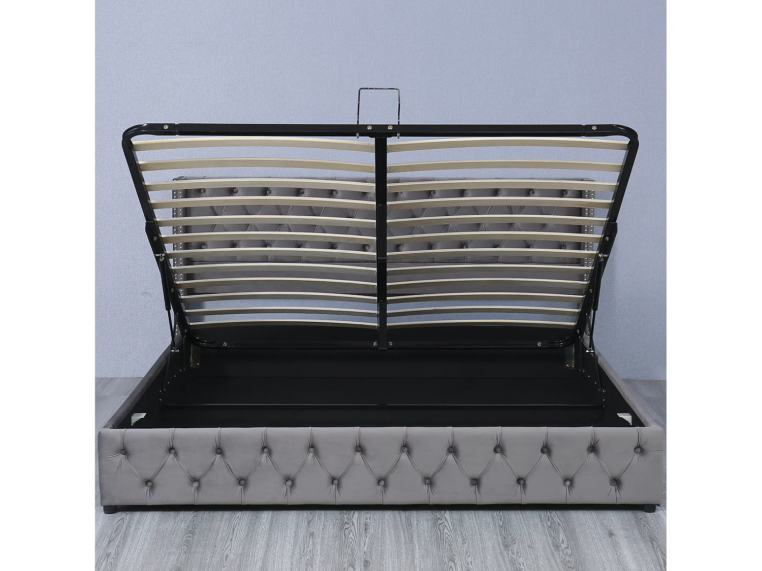 Cama acolchoada para adulto 180 x 577 cm, sem cabeceira, com faixa LED (monocromática), base com suspensão hidráulica, bege.