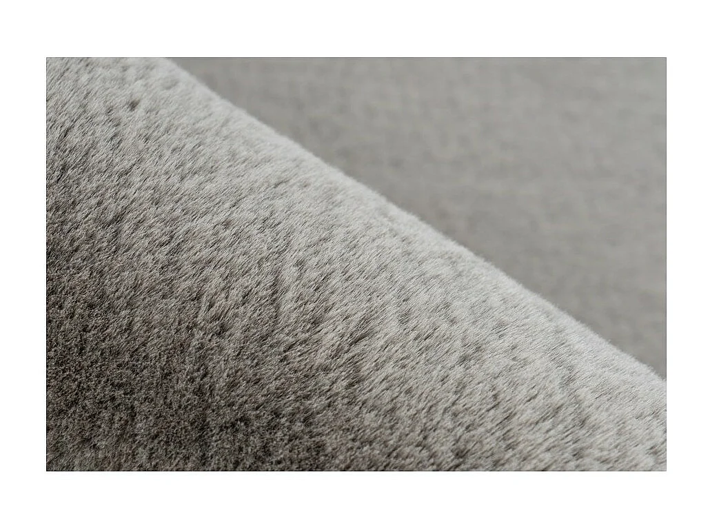 Tapete 110x60cm, design E005N na cor taupe - Conforto e elegância para o seu interior.