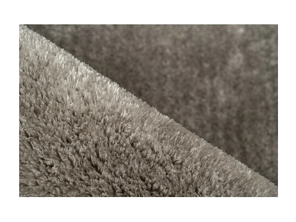 Tapete 290x200cm, design G008R na cor prata - Conforto e elegância para o seu interior.