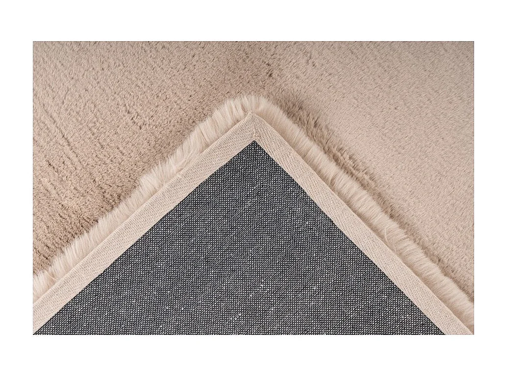 Alfombra 150x80cm, diseño E009Y color beige - Confort y elegancia para su interior.