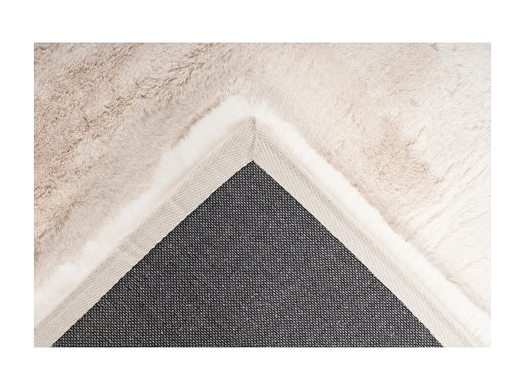 Tapijt 230x160cm, design E009Y in ivoorkleur - Comfort en elegantie voor uw interieur