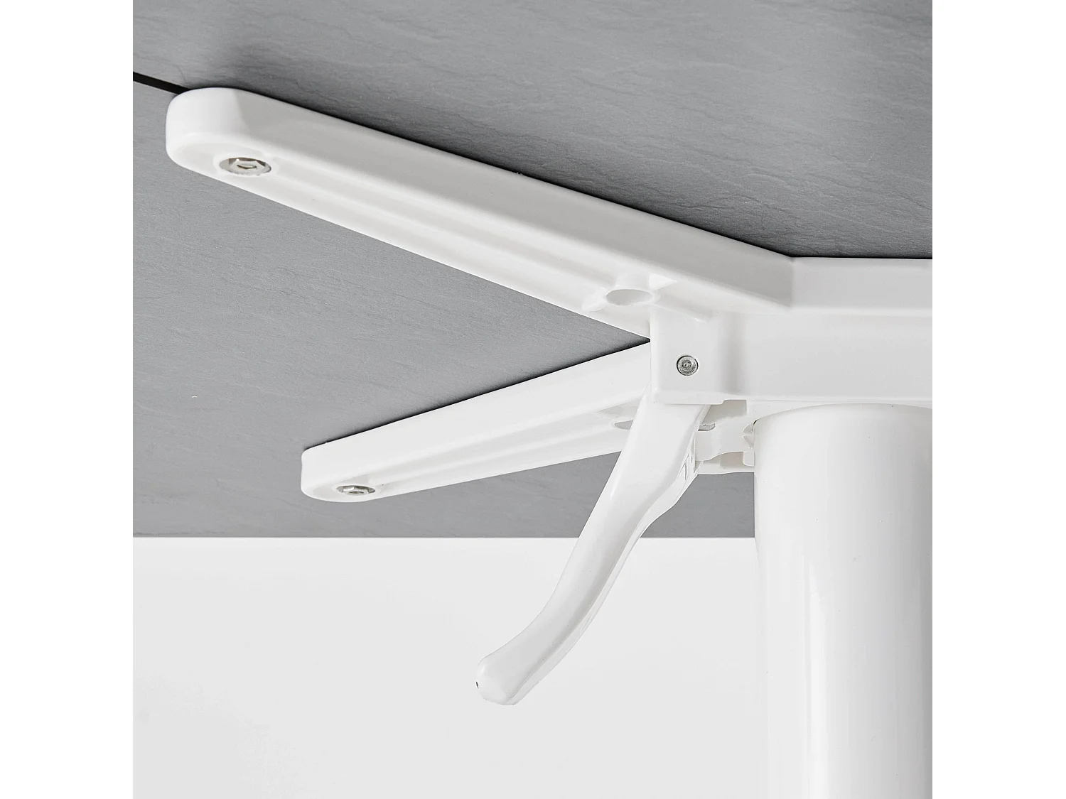 Ensemble table 60 cm ardoise et 4 chaises en métal blanc