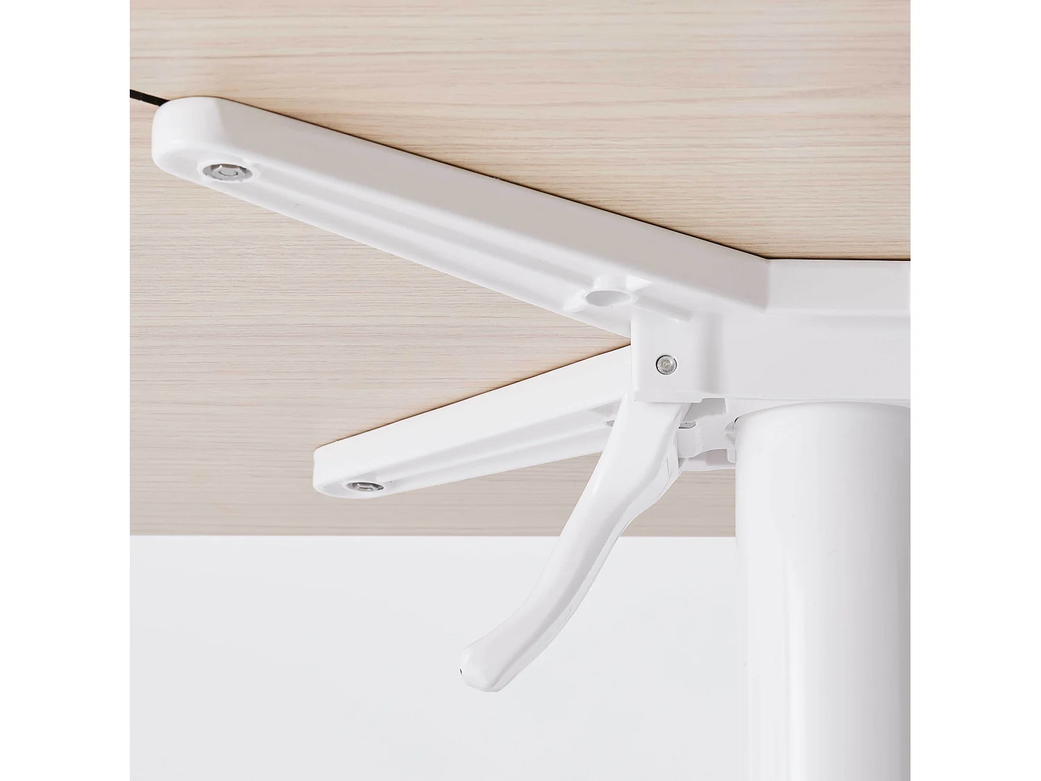 Ensemble table 60 cm chêne naturel et 4 chaises en métal blanc