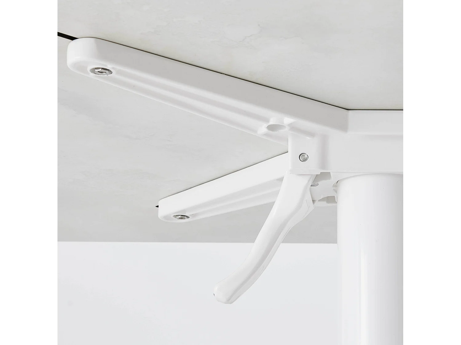 70x70 cm luie tafel in lichtgrijs met 4 grijze stoelen