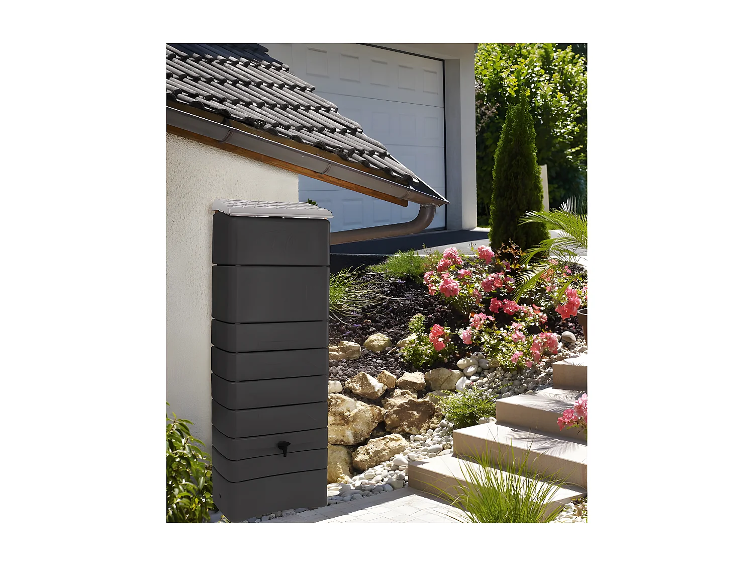 Récupérateur à eau mural 300 L, anthracite avec couvercle, robinet, fixation murale et kit raccord chéneau - Bellijardin