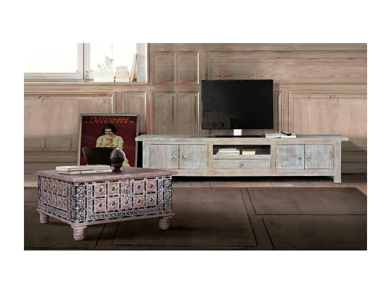 Armário de TV em antigo armário branco