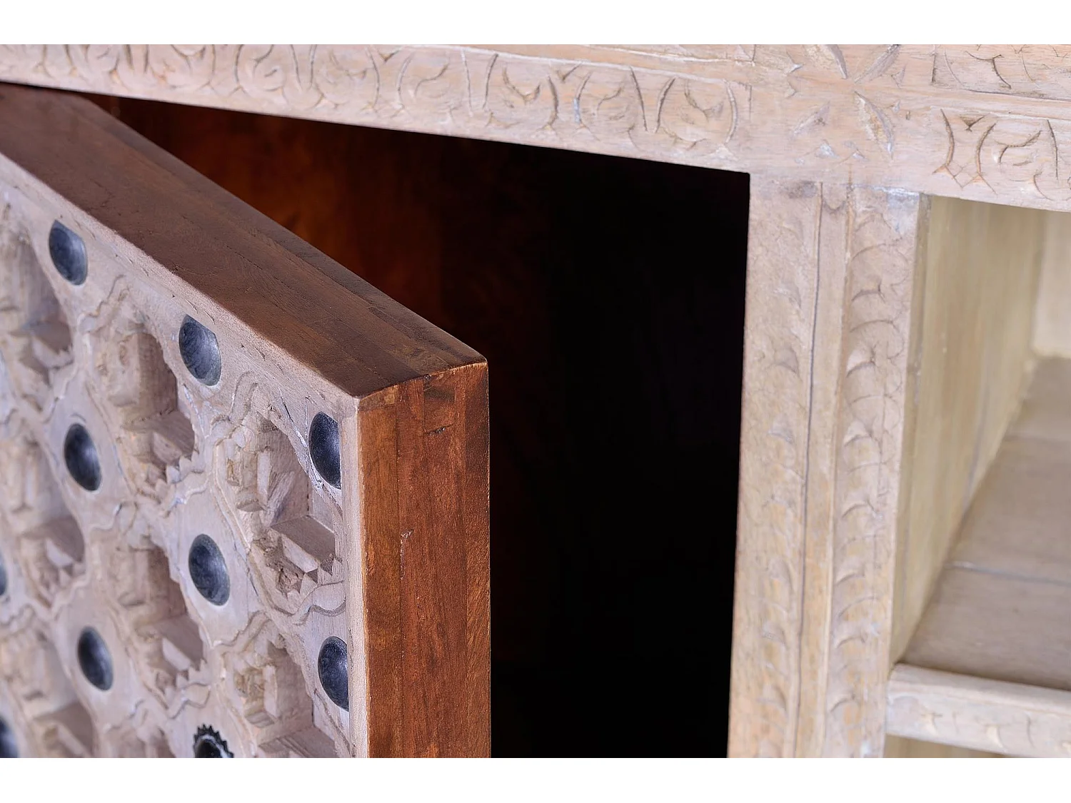 Meuble TV en bois de manguier naturel et détails en métal