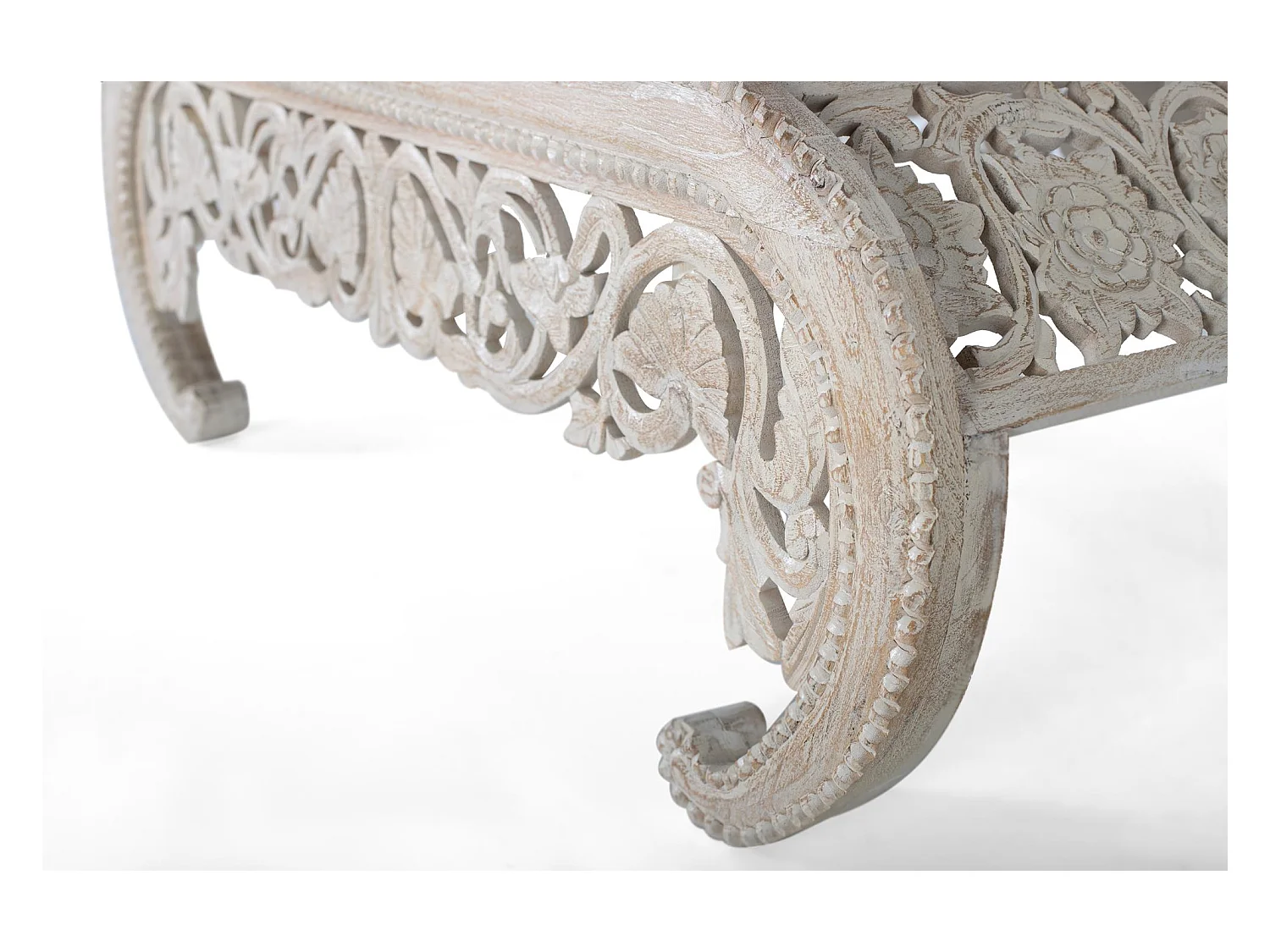 Table basse en bois manguier blanc décapé