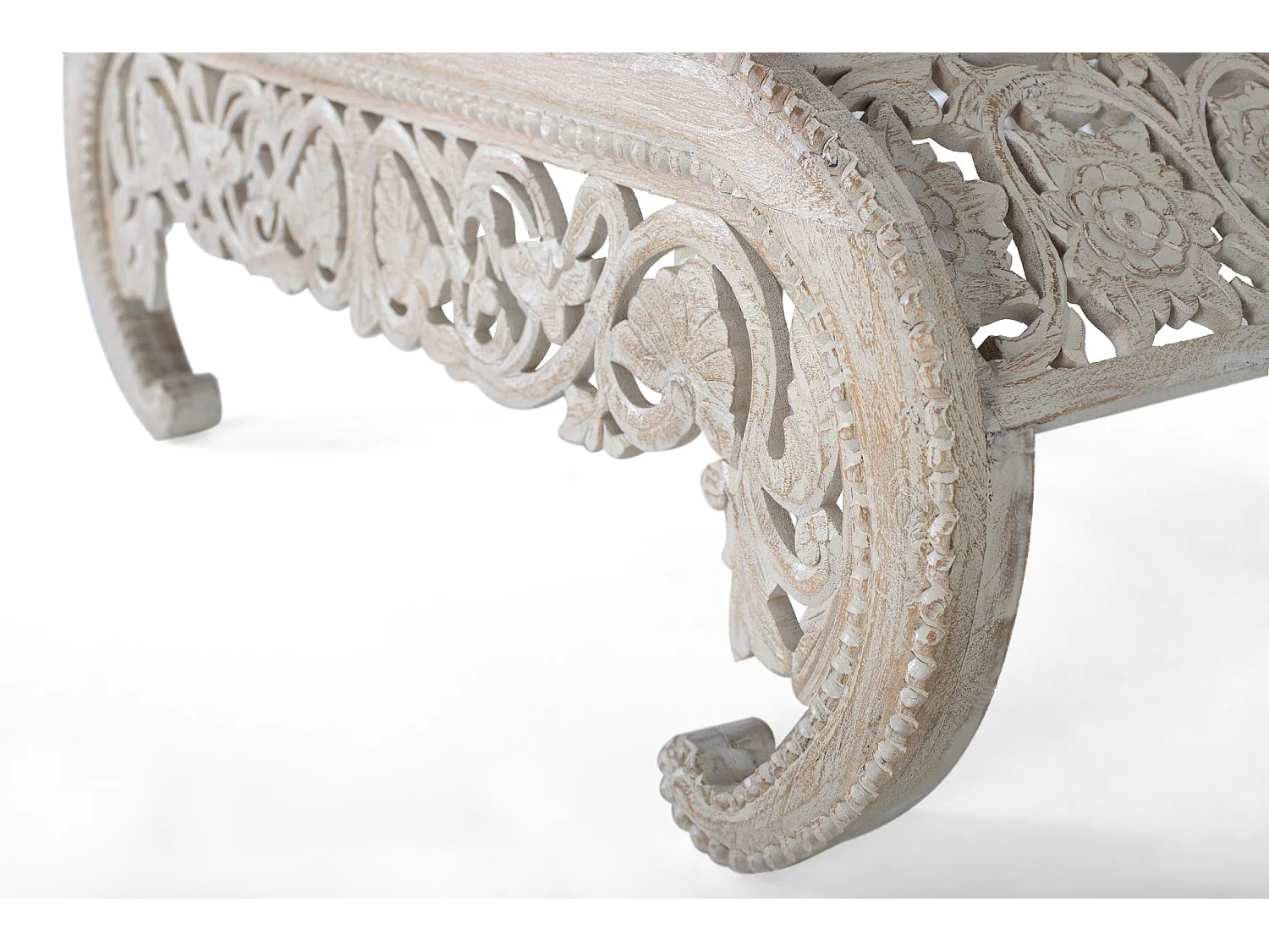 Table basse en bois manguier blanc décapé