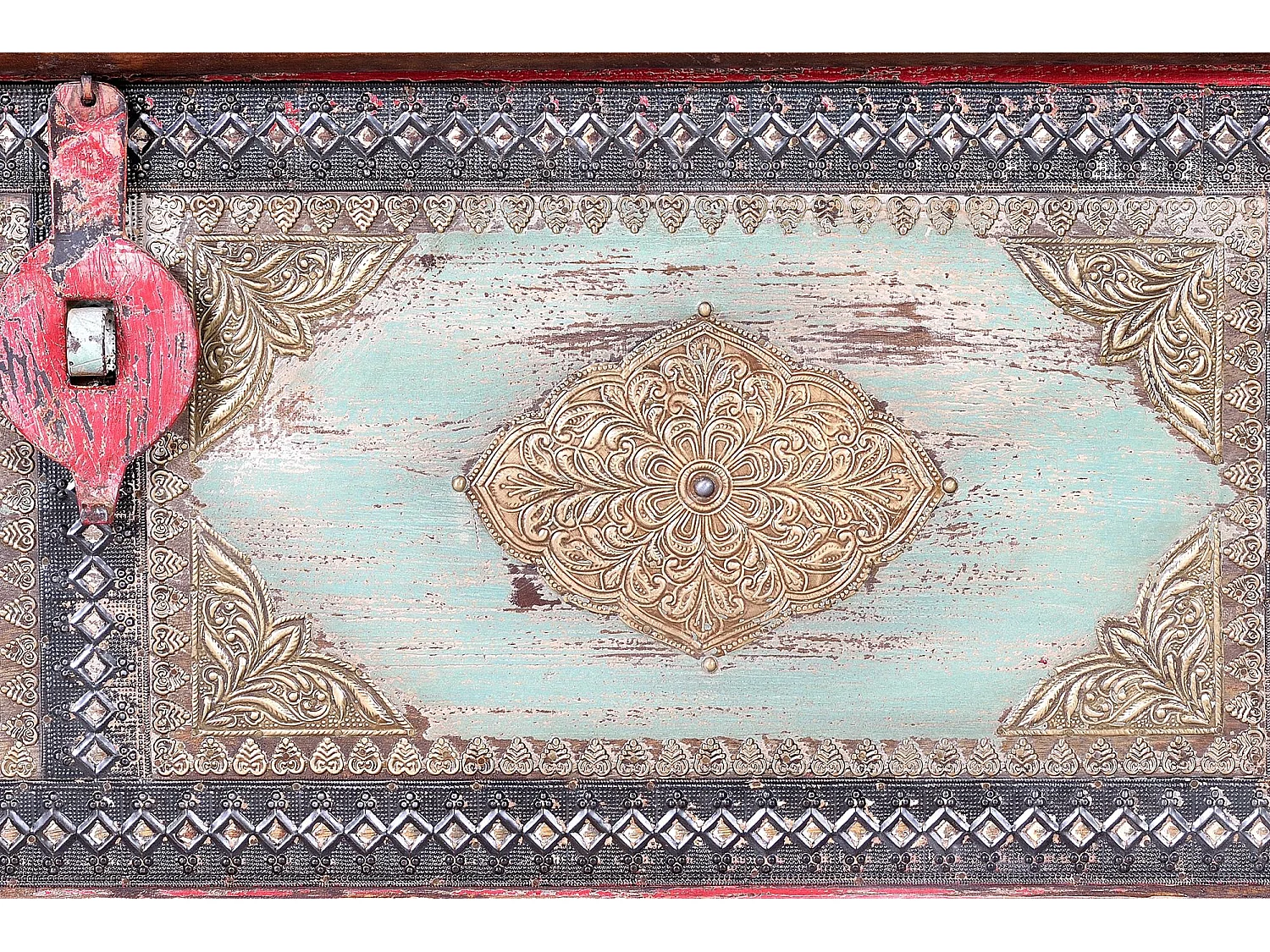 Coffre en manguier rouge vieilli et merisier