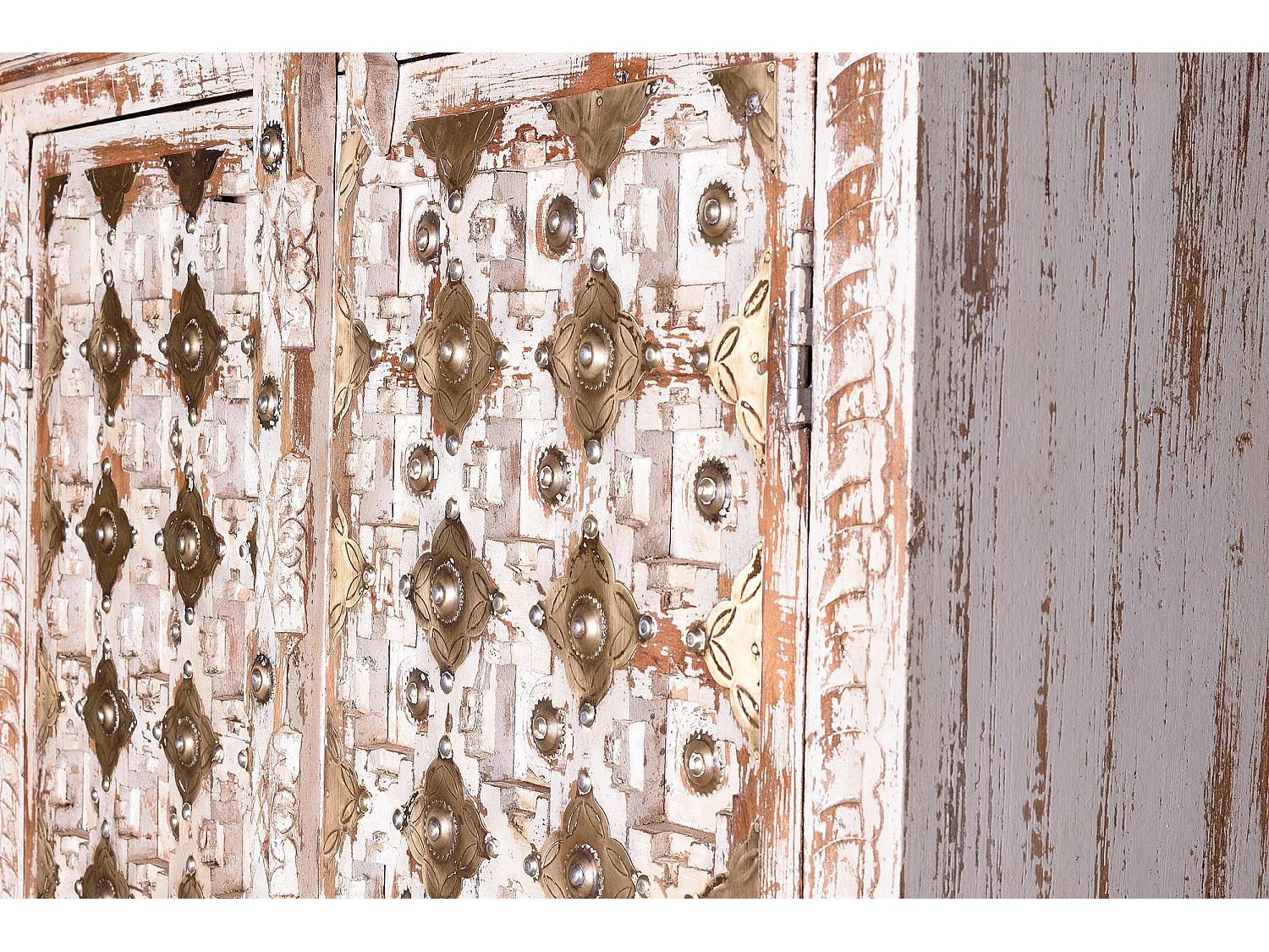 Schrank aus Mangoholz