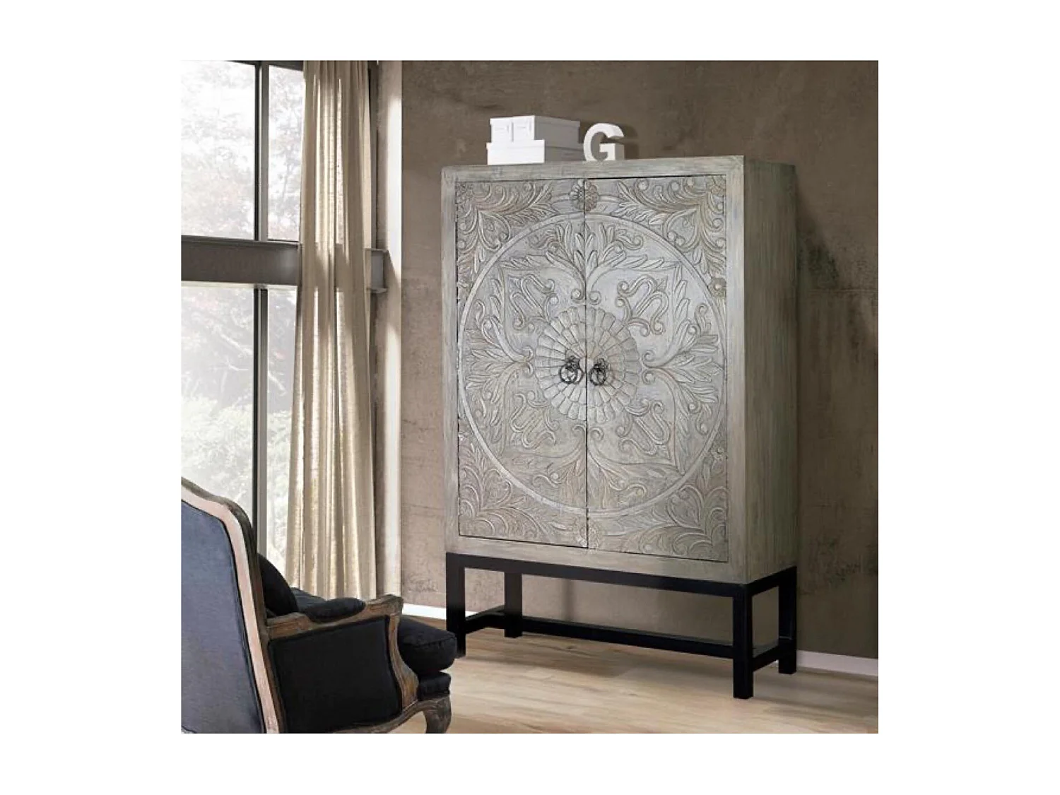 Schrank aus Mangoholz