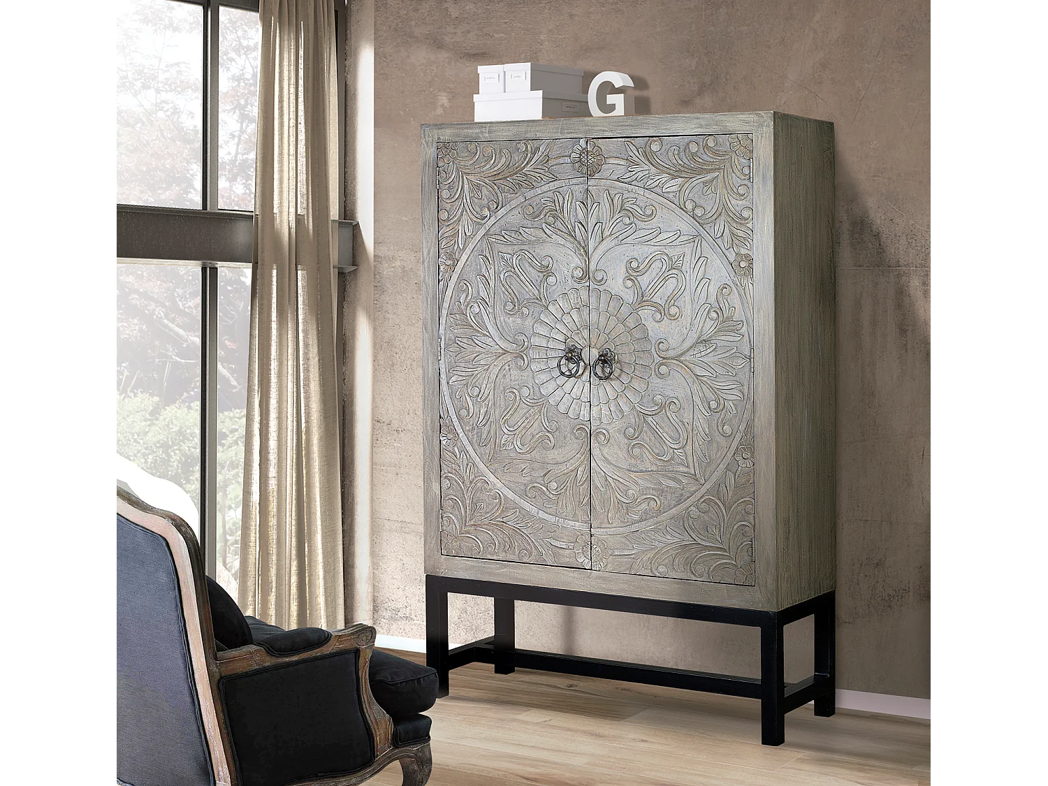 Armário de manguier e pés de metal cinza vieilli