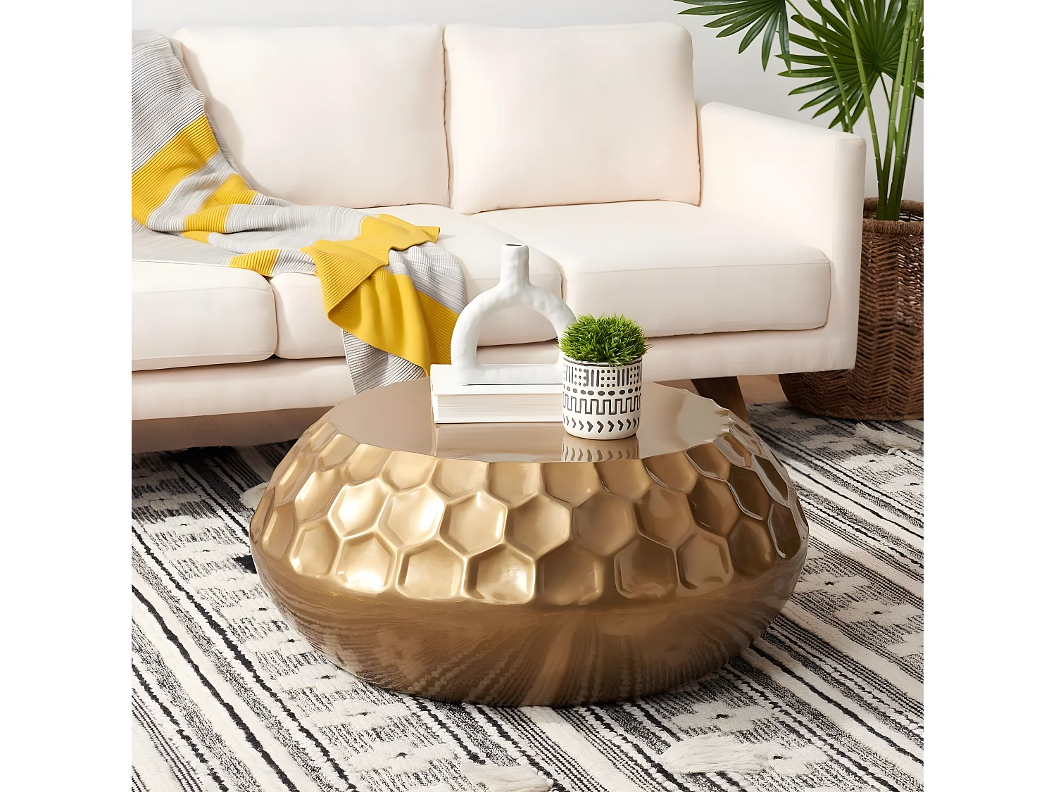 Table d'appoint Laiton antique 84 X 84 X 34.92 cm - Hildur