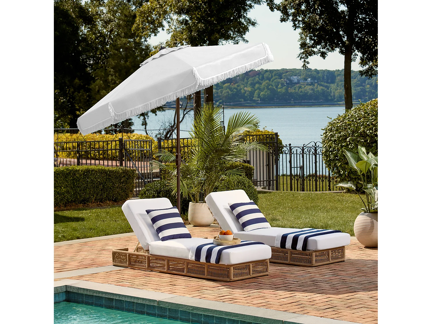 Parasol Blanc OPEN: 255 x 255 X 250 CLOSE: 15 x 15 x 250 cm - Fabia