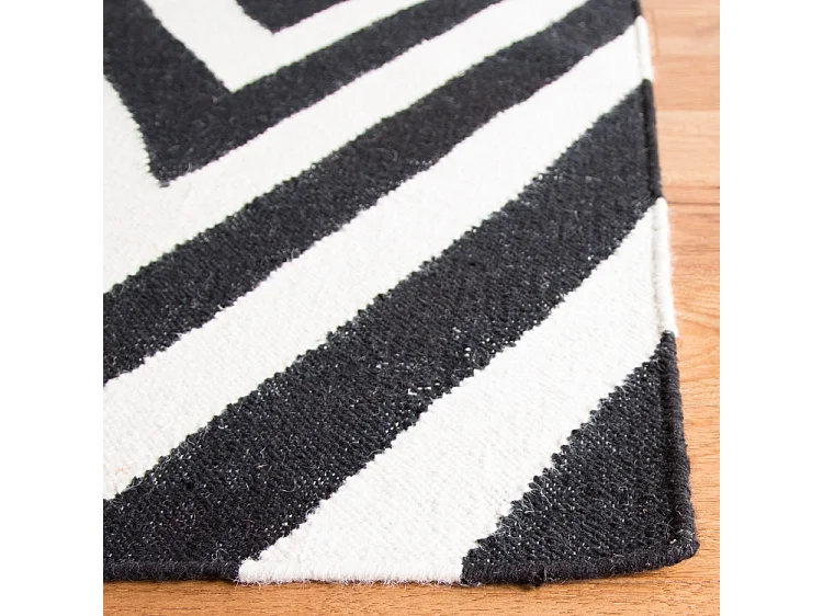 Tapis Noir/Neutre 183 X 274 cm - Serena