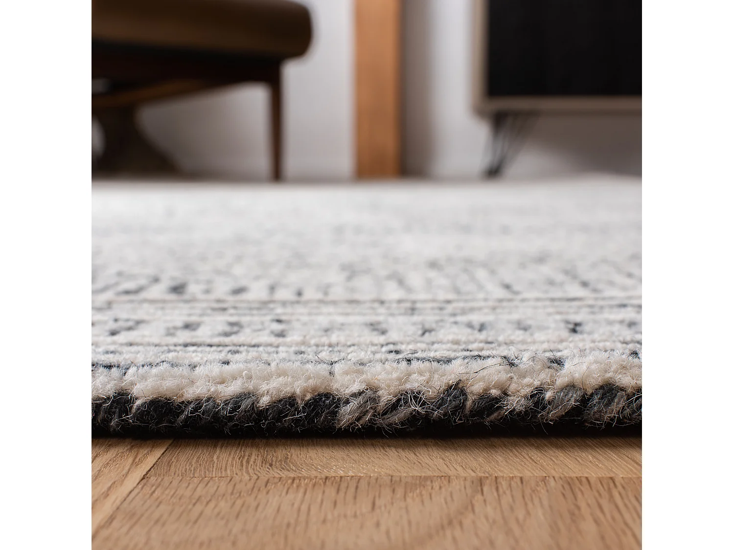 Tapis Ivoire/Fusain 69 X 183 cm - Alaska