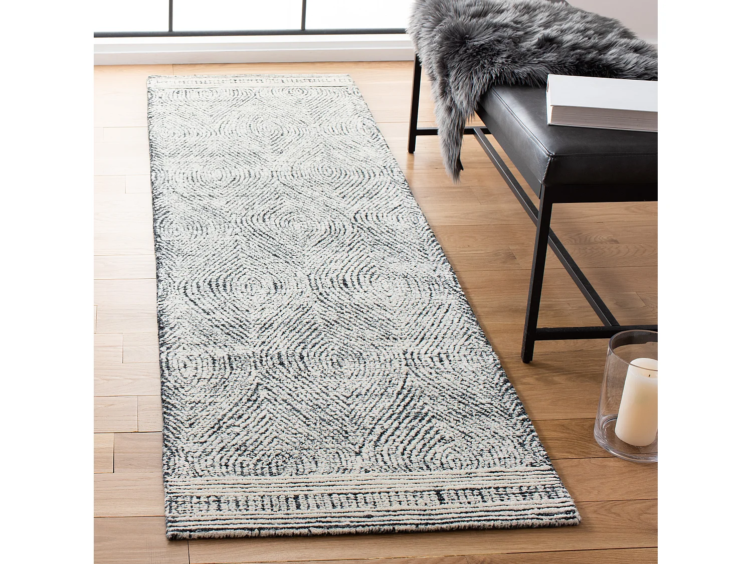 Tapis Ivoire/Fusain 69 X 122 cm - Alaska