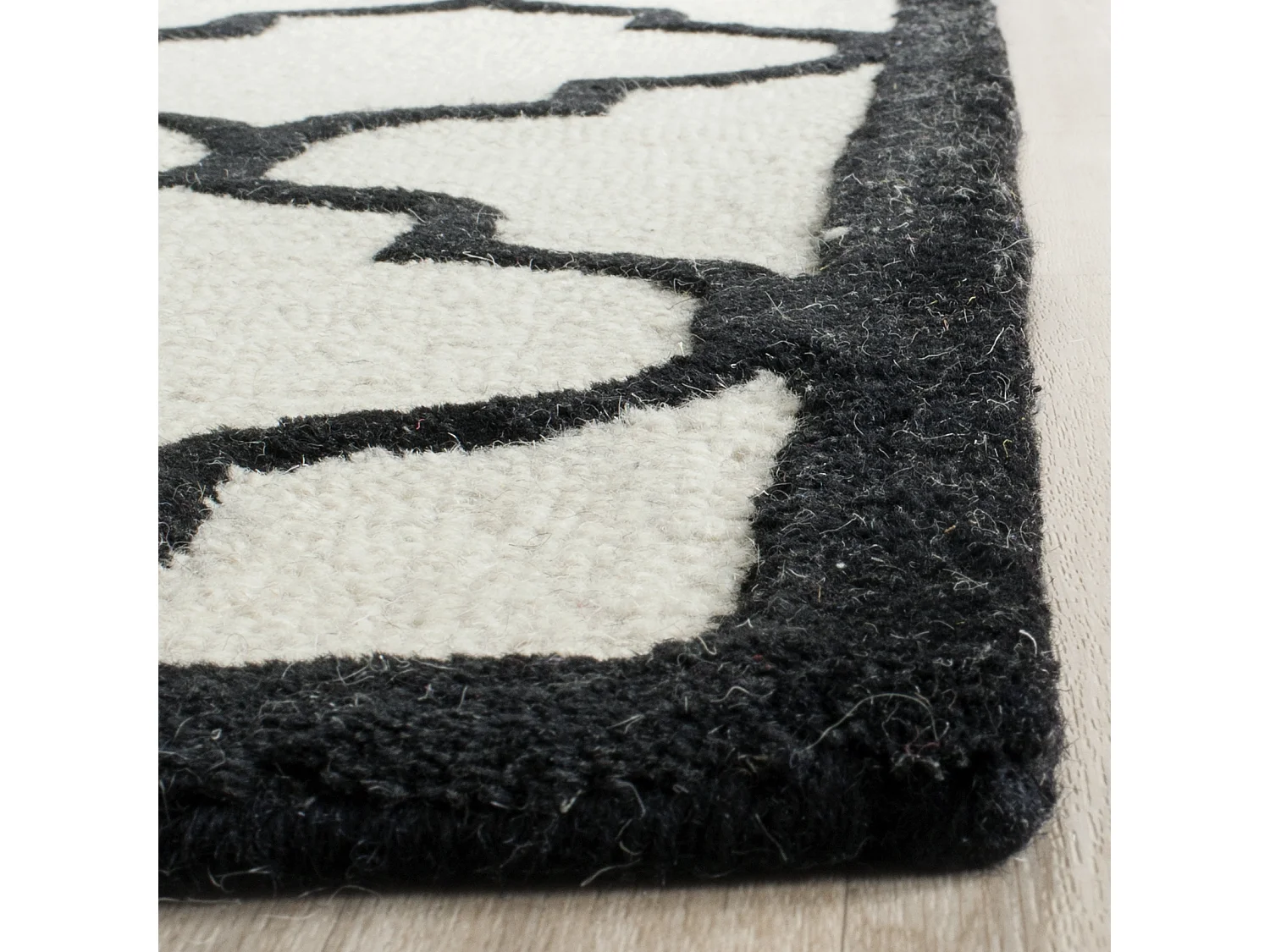 Tapis Neutre/Noir 91 X 152 cm - Sky